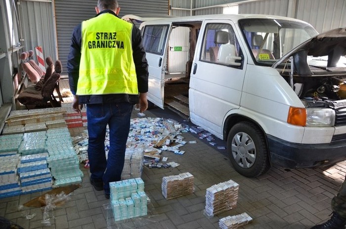 Cigarette Smugglers Get Busted In Poland