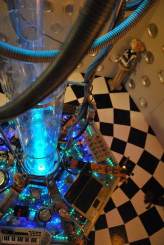 This Guy Built A TARDIS From Doctor Who And It's Impressive