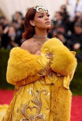 Internet's Reaction To Rihanna's Met Gala Dress