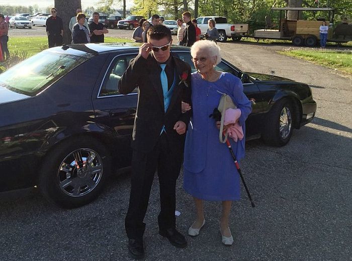 This Indiana Teen Took His 93 Year Old Grandmother To Prom