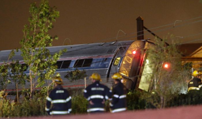 Shocking Photos From The Recent Amtrak Crash In Philadelphia