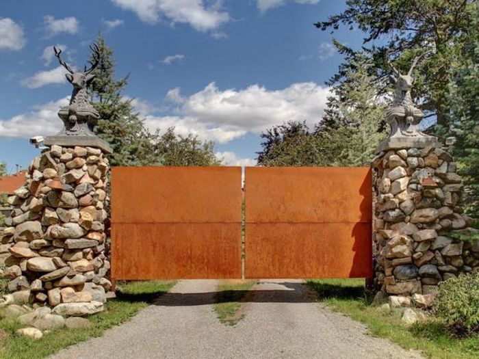 This 48 Acre Ranch In Idaho Is Perfect For Nature Lovers