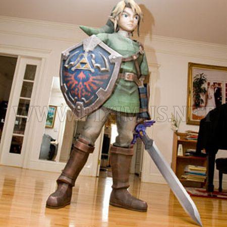 Life-Sized Papercraft of Link