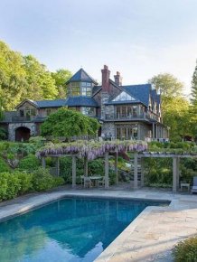 Take A Look At Bruce Willis’ New Luxury Mansion In New York