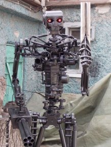 Man Builds A Real Life Terminator T-800 Replica