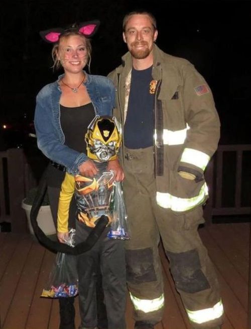 Taylor Swift Donates $15,000 To A Firefighter And His Family