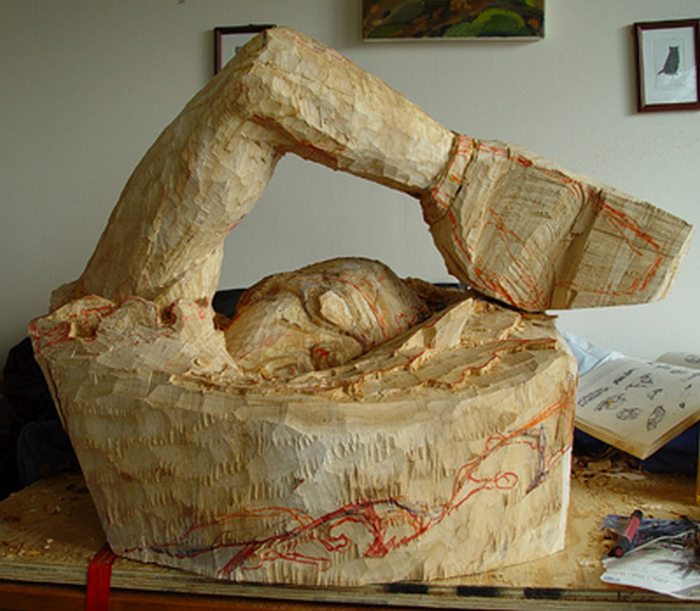 A Sculptor Turned This Tree Trunk Into Something Truly Amazing
