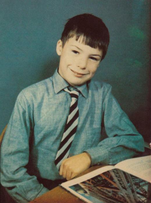 30 Childhood Photos Of World Famous Musicians
