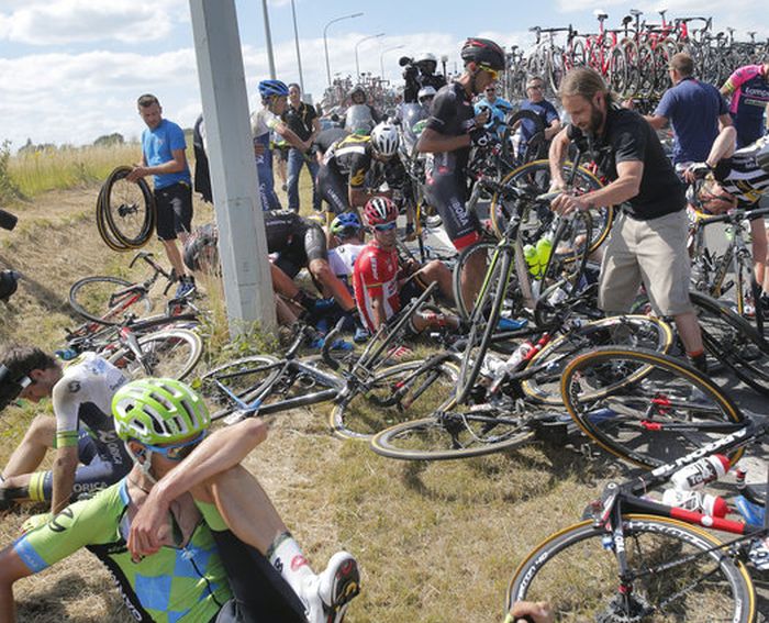 20 Riders Taken Down During Tour De France Crash