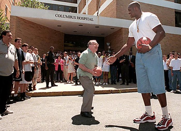 Pictures That Show Just How Gigantic Shaquille O’Neal Really Is