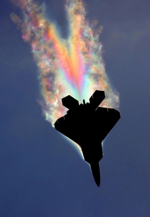 Perfectly Timed Military Photos