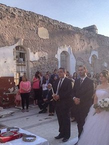 Syrian Couple Gets Married In War Torn Ruins