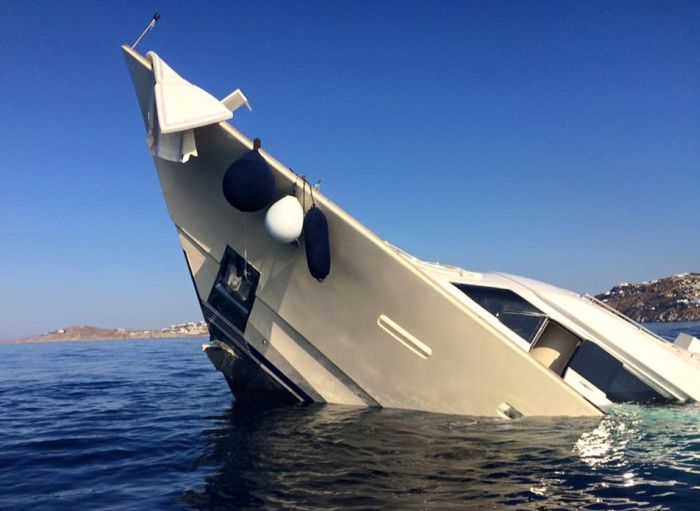 Heartbreaking Photos Show A $6 Million Dollar Yacht Sinking Into The Water