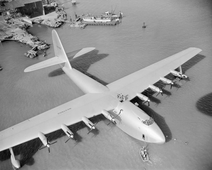 Howard Hughes' H-4 Hercules Is One Of The Most Impressive Planes Of All Time
