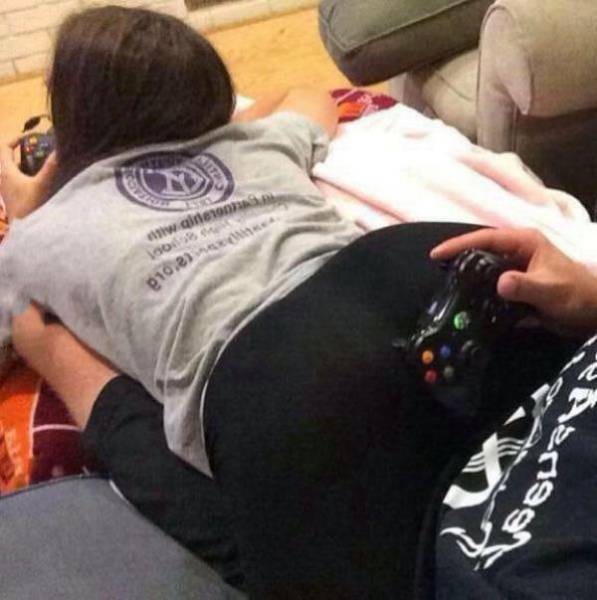 Hilarious Gamer Pics That Take Laughter To The Next Level