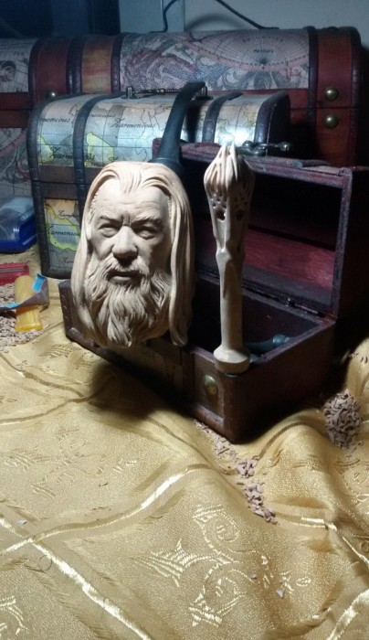 Sculptor Creates Smoking Pipe With Gandalf's Face On It