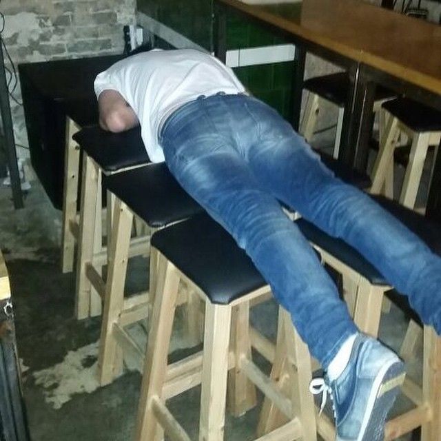 Meet The Alcoholic Boss That Falls Asleep In Awkward Places