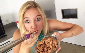 Now You Can Take Selfies While Eating With The Selfie Spoon