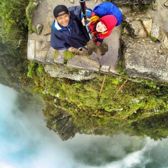 People Who Went To Great Lengths To Take Extreme Selfies