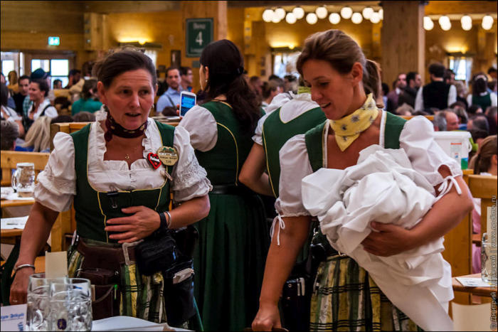 When Your Expectations Of Oktoberfest Waitresses Meet Reality