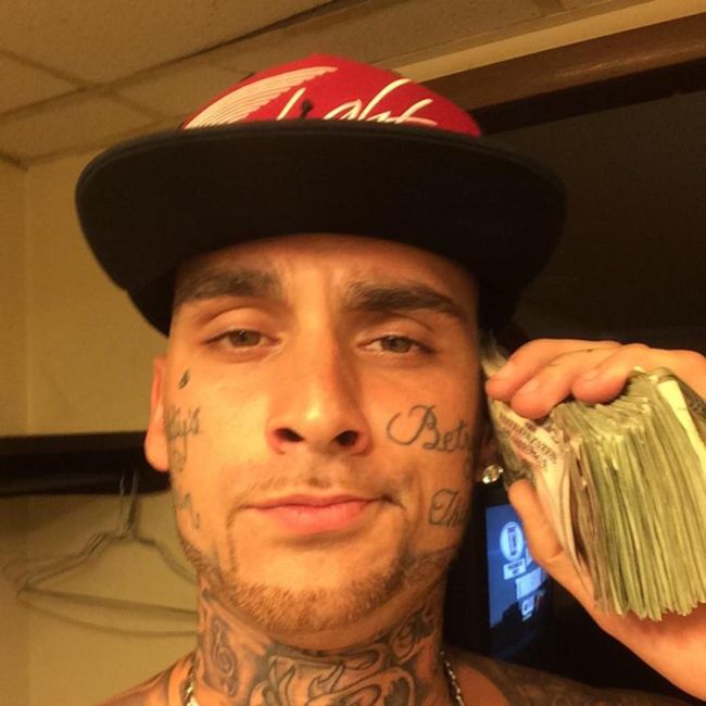 Bank Robbers Get Busted After Posting Selfies On Facebook