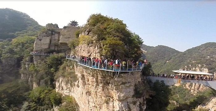 Glass Walkway In China Terrifies Tourists As It Cracks Beneath Their Feet
