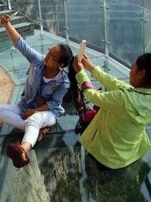 Glass Walkway In China Terrifies Tourists As It Cracks Beneath Their Feet