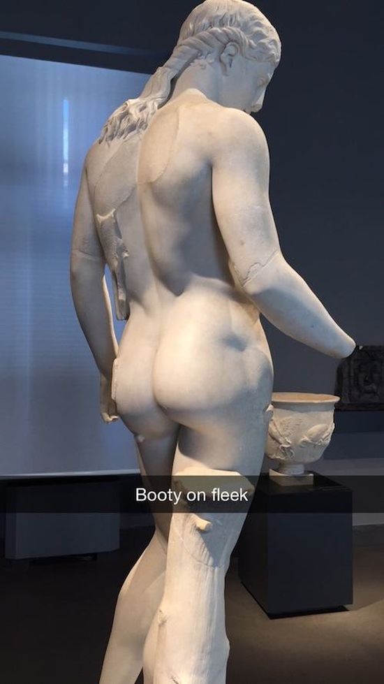 Hilarious Snapchats That Make Historic Art So Much Better
