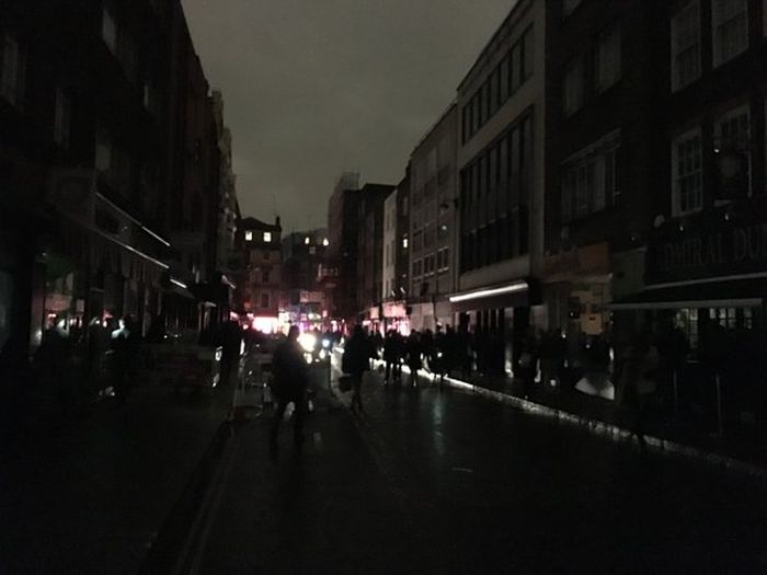 London Goes Dark During Power Outage