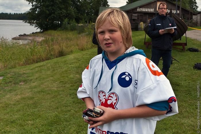 Cell Phone Throwing Contest in Finland 