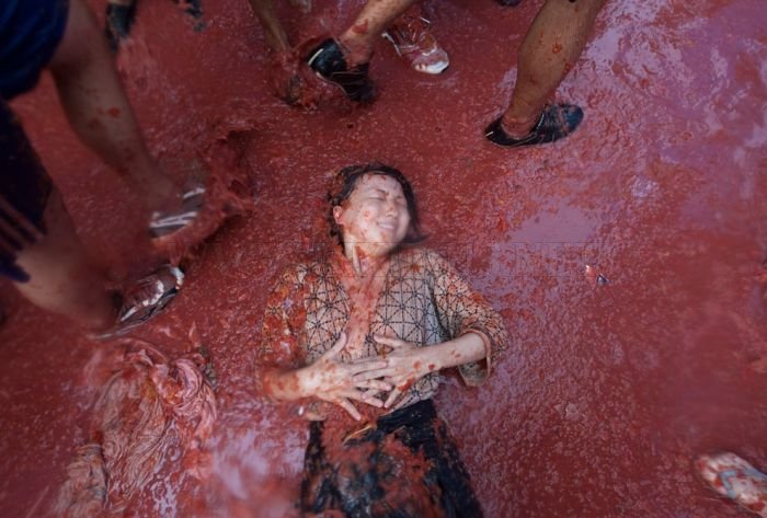 Tomatina Festival 2011: Epic Food Fight in Spain 