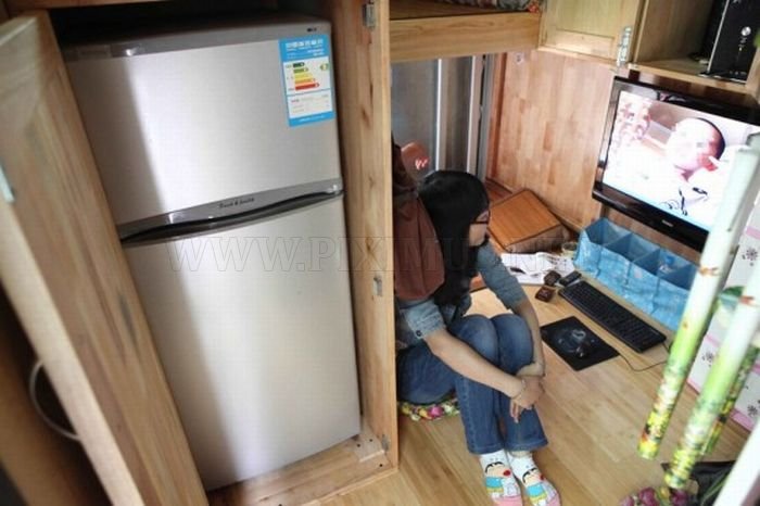 Chinese Family Converts Truck Into 8.5sqm Personal Home 