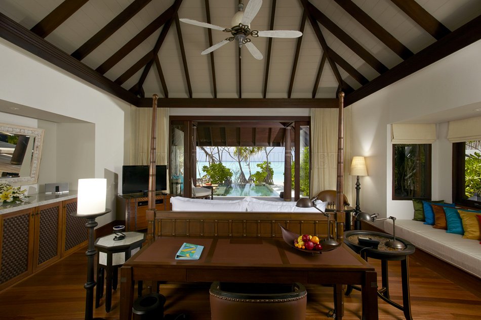 Anantara Kihavah Villas - a luxury hotel in the Maldives