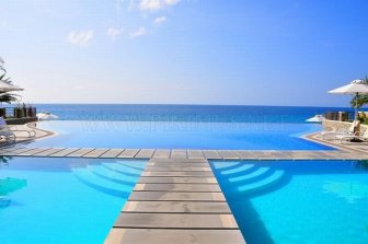 Outstanding Infinity Pools to Blow Your Imagination 