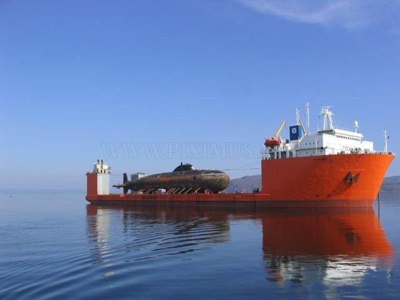 Transportation of large cargo ships