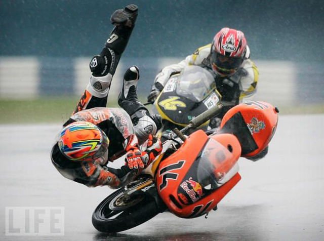 Stunning Images of Frightening Motorcycle Crashes