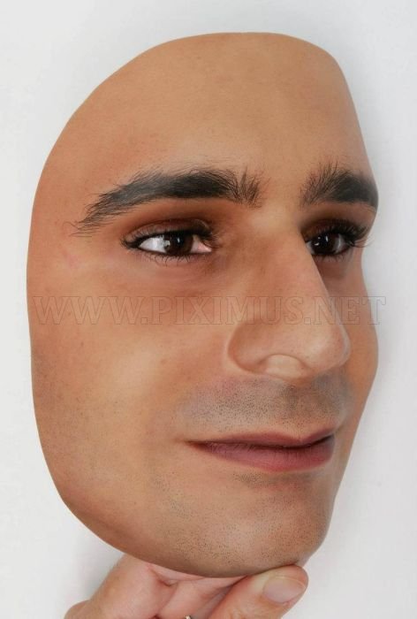 Super-Realistic 3D Face Replicas 