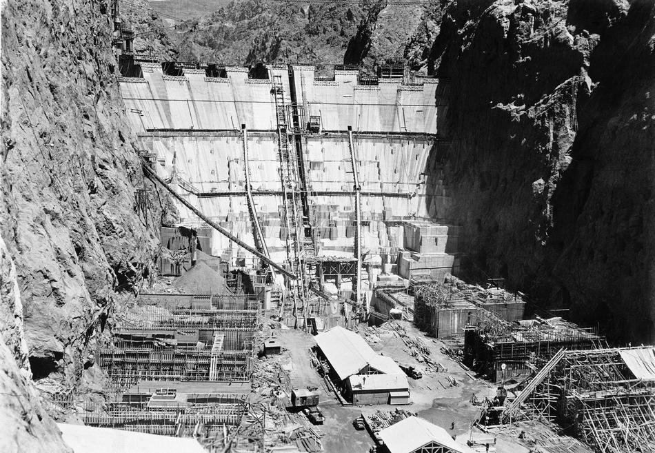 Hoover Dam building