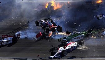 Dan Wheldon dies following Indycar crash in Vegas