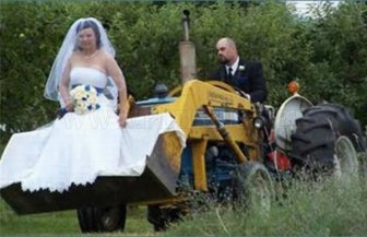 Weird and Funny Wedding Photos 