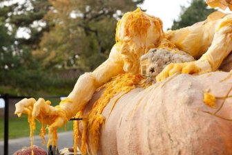 World's Largest Pumpkin Carving 