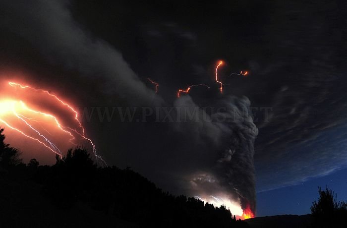 Volcano Lightning 