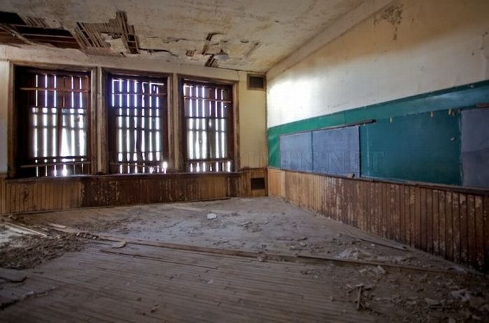 Abandoned High School in Goldfield, Nevada 