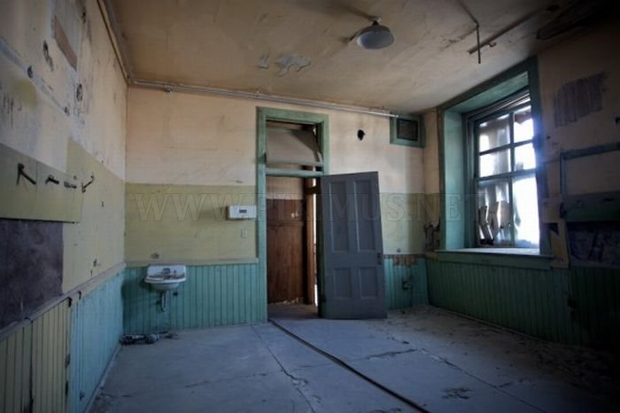 Abandoned High School in Goldfield, Nevada 