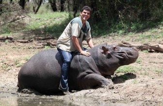 Marius Els killed by His Pet Hippo 