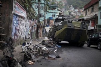 Brazilian Police vs Drug Traffickers