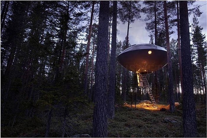 UFO Treehouse in Sweden 