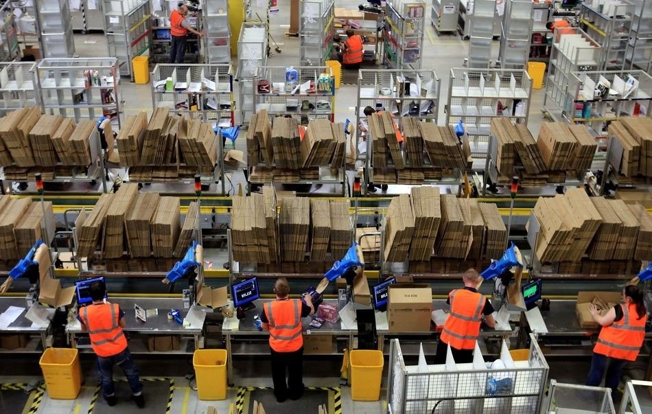 Amazon.com’s Gigantic Warehouse (12 pics)