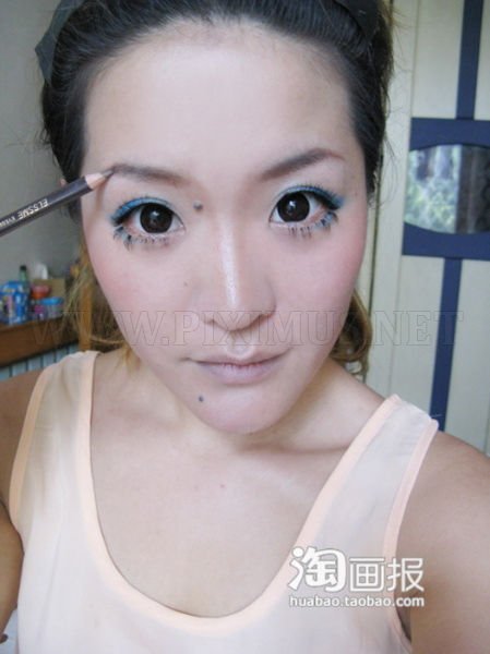 Makeup Makes a Girl Look Much Prettier 