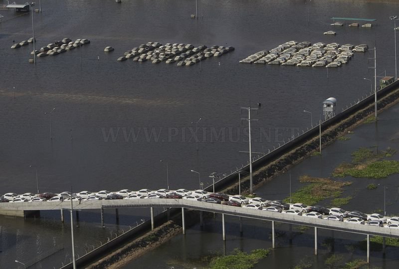 Honda begins scrapping vehicles claimed by Thai flooding
